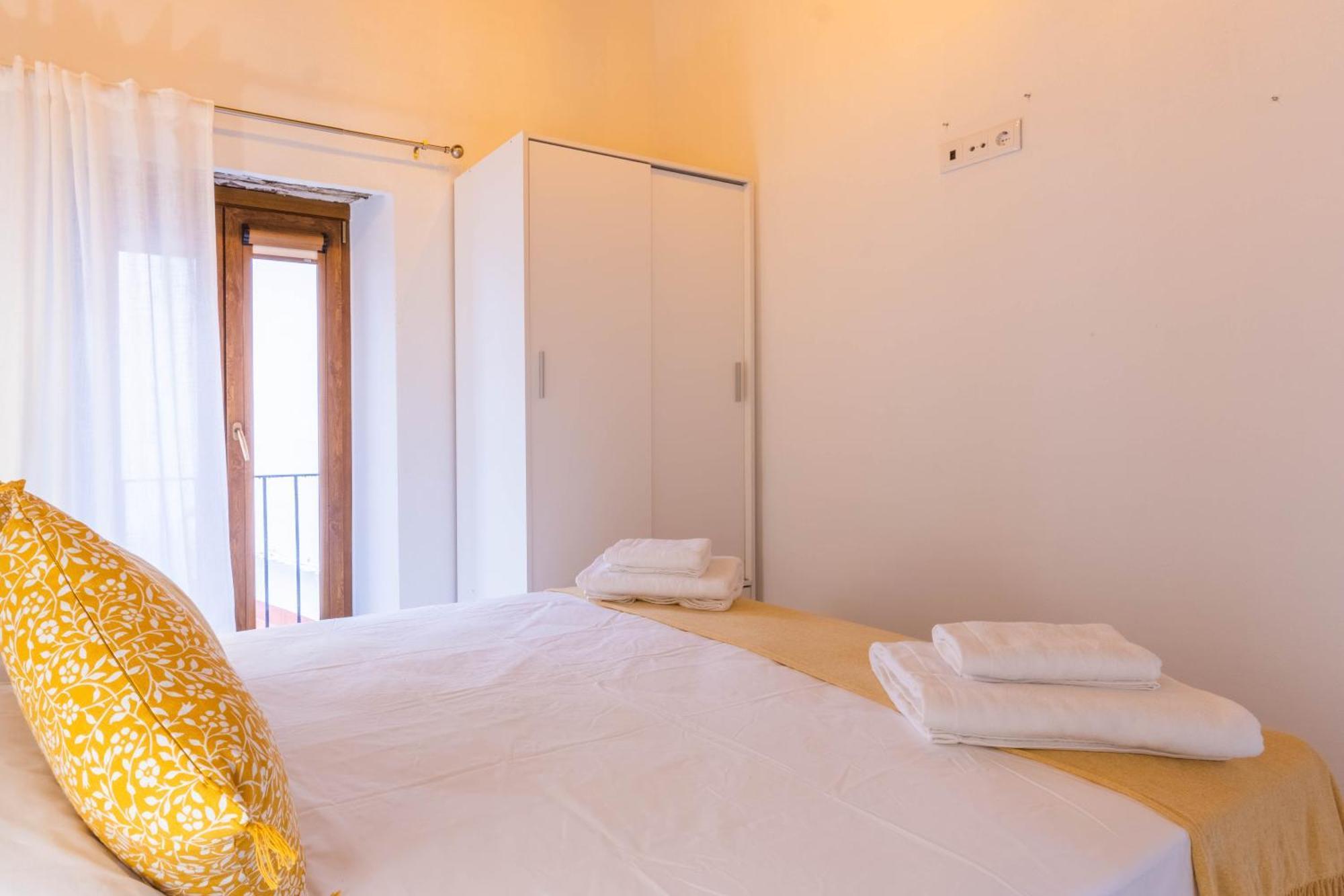 Apartamentos Miguel De Cervantes Centro 科爾多瓦 外观 照片