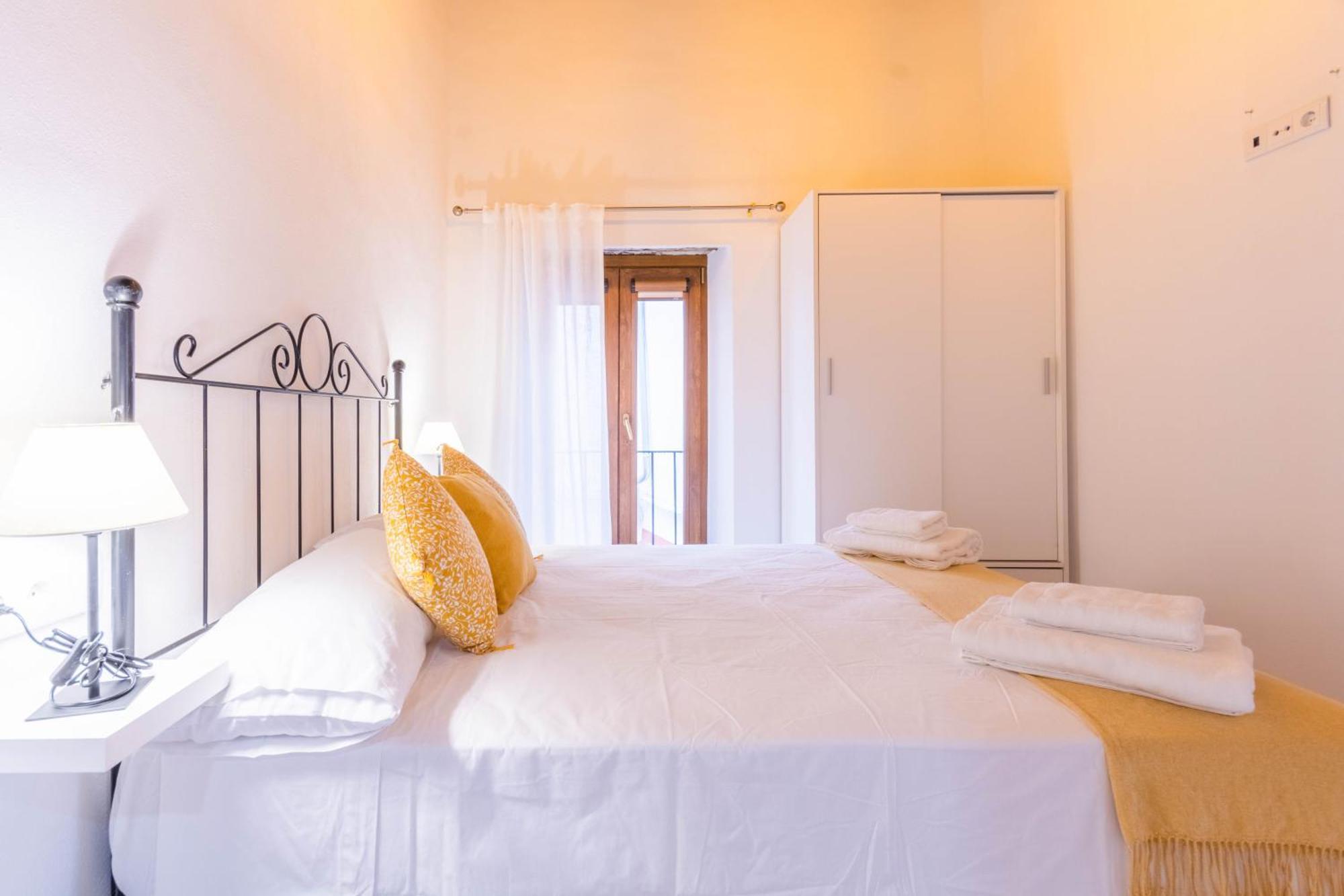 Apartamentos Miguel De Cervantes Centro 科爾多瓦 外观 照片